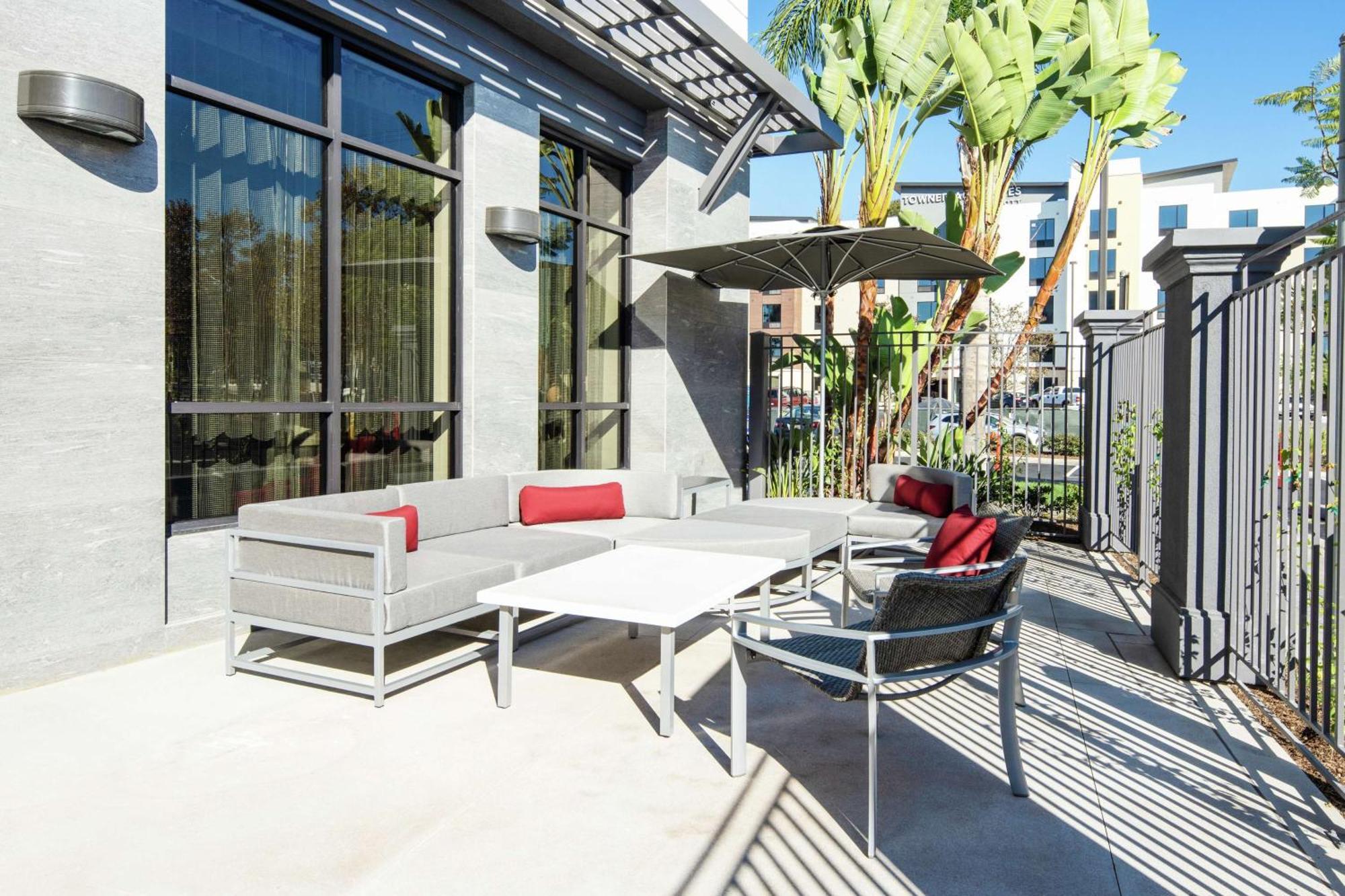 Hilton Garden Inn Irvine Spectrum Лейк-Форест Экстерьер фото