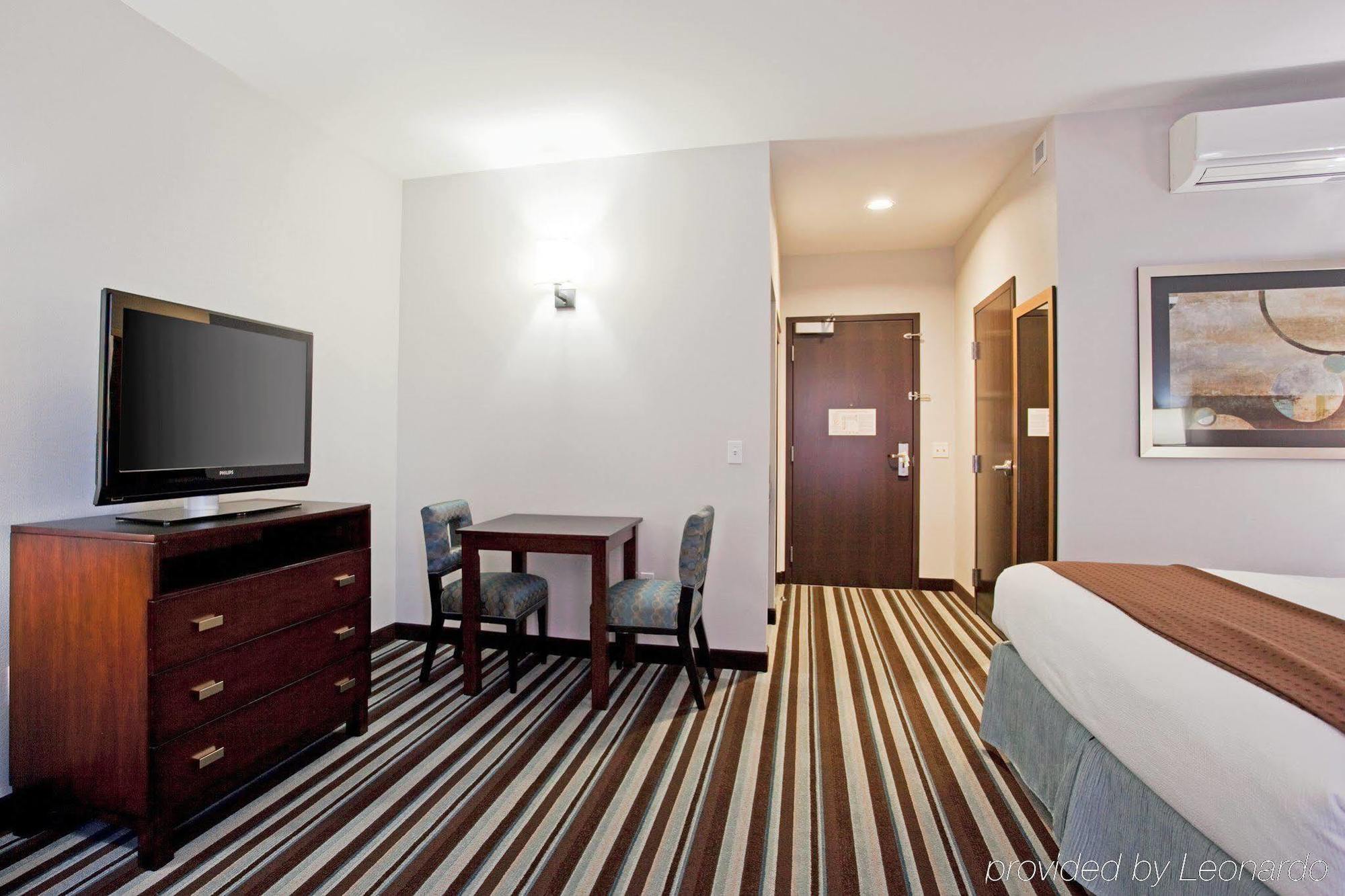 Hilton Garden Inn Irvine Spectrum Лейк-Форест Номер фото